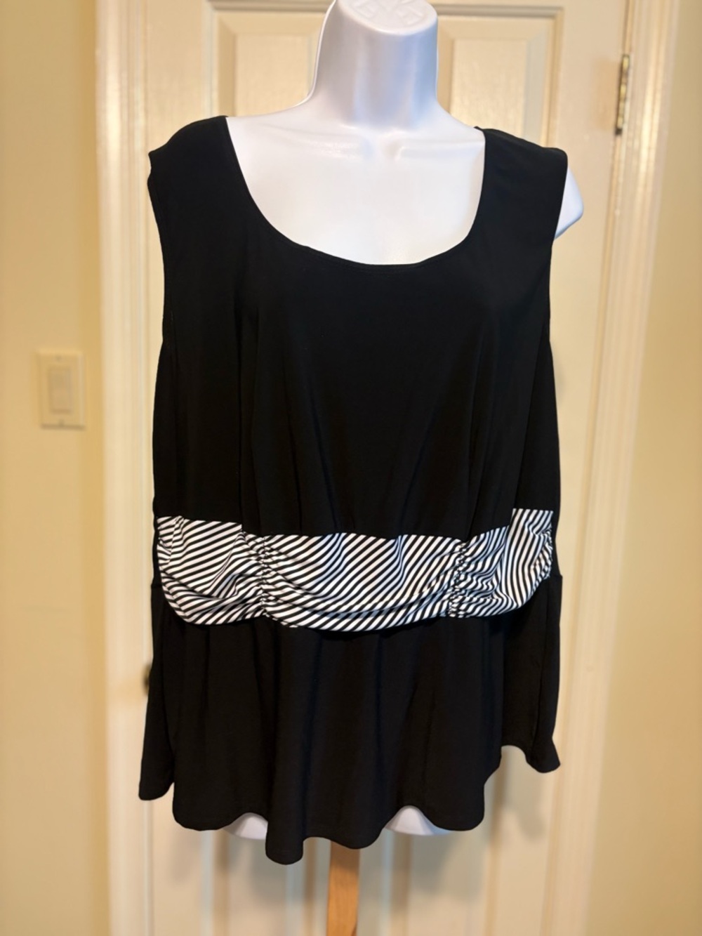PERCEPTIONS Black Sleeveless Scoop Neck Top with Striped Waist Band, Size: 18